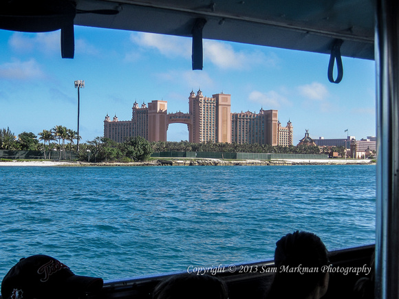 Passing Paradise Island and the Atlantis