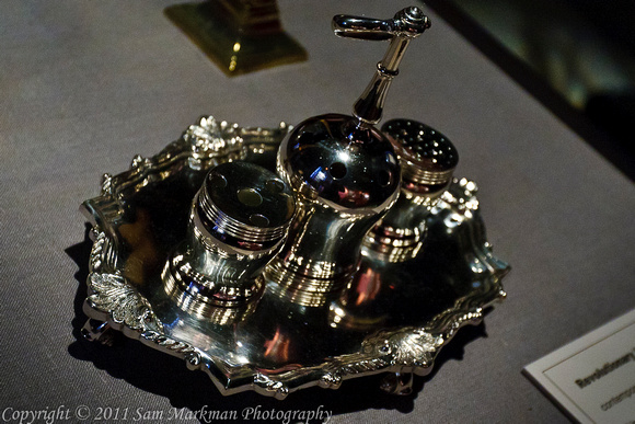 Revolutionary Inkwell replica used the Second Continental Congress