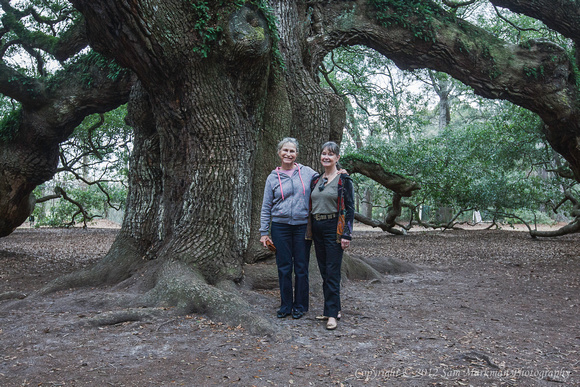 Diane Markman and Diane Armstrong in front of the Angel Oak Tree