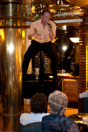 Martin Kaye, fantastic entertainment in the Crooner's Bar